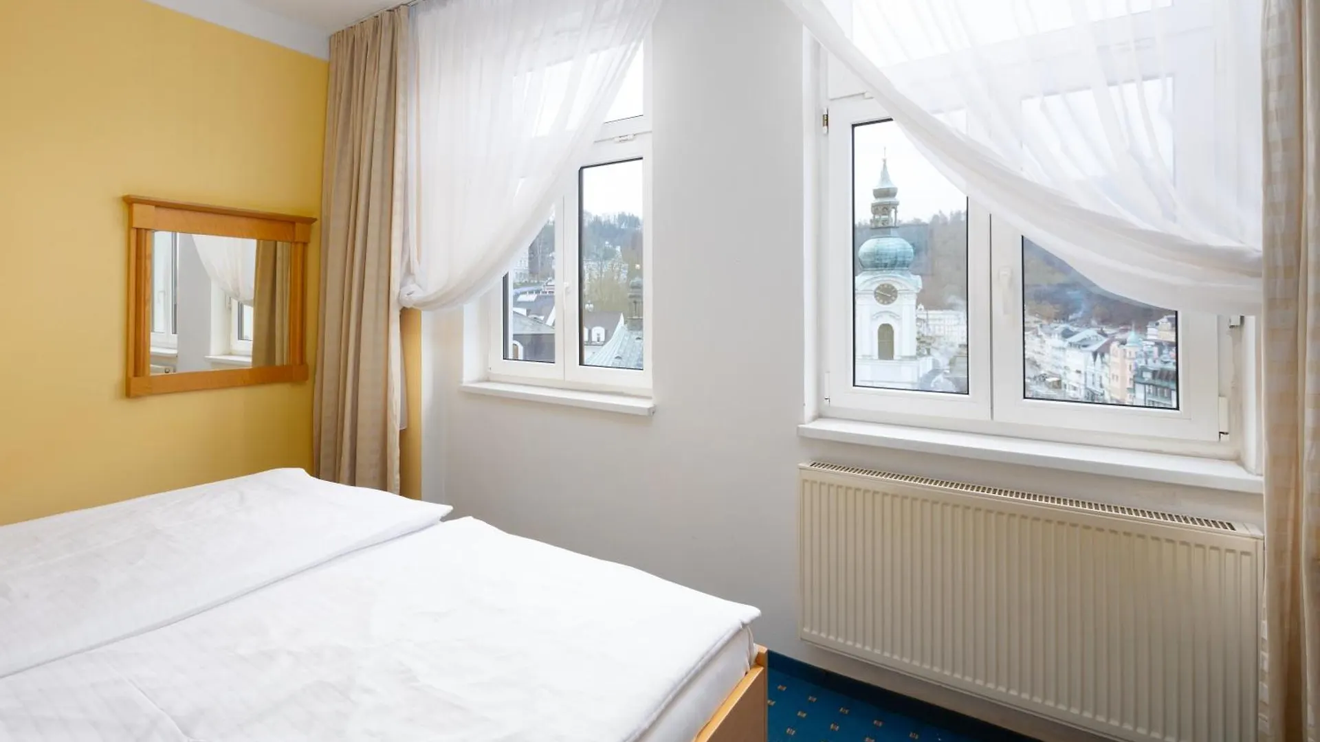 קרלובי וארי Wellness Hotel Jean De Carro
