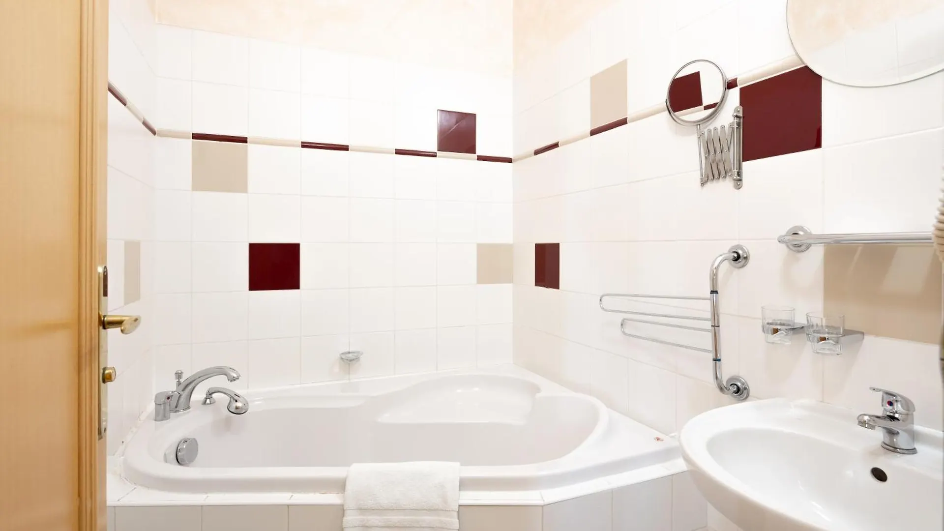 Wellness Hotel Jean De Carro Karlovy Vary 4*,